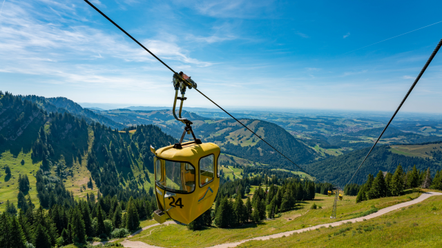 Bergbahn mit Blick auf das Allgäu