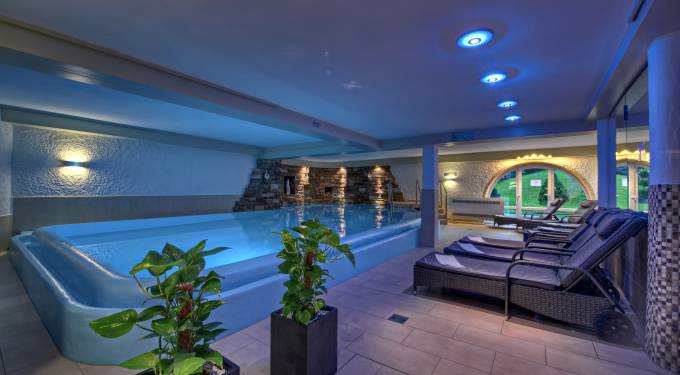 Sea water pool