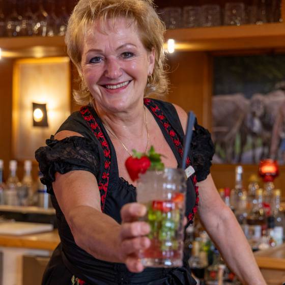 Hier kommt jeder auf den Geschmack: Anstoßen auf die guten Zeiten - Königshof Hotel Resort